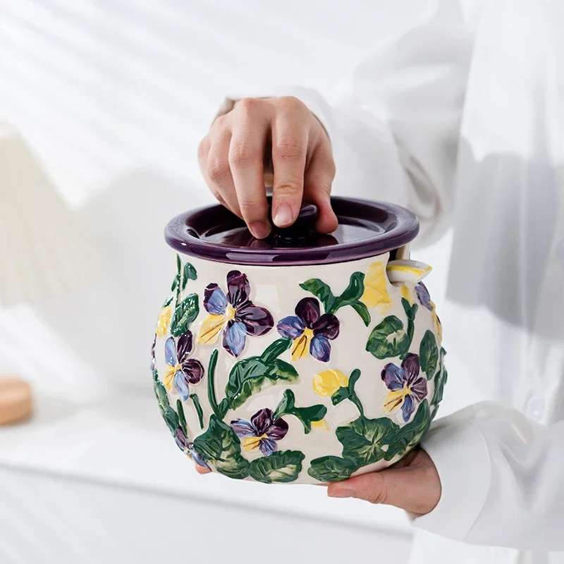 

Vintage Ceramic Larder Large Capacity Embossed Sealed Organizer Home Use High Temperature Resistant Red Oil Jar Honey Jar