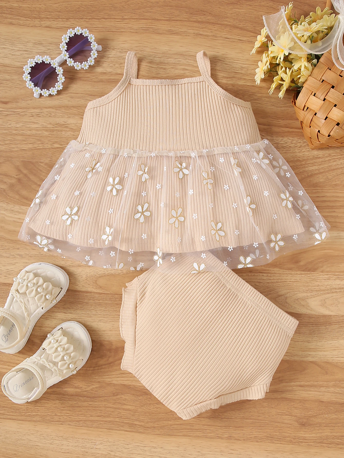 Two Piece Set Of Baby Girl Baby Casual Retro Cute Daisy Embroidered Ribbon Camisole Vest Skirt Mesh Shorts Set