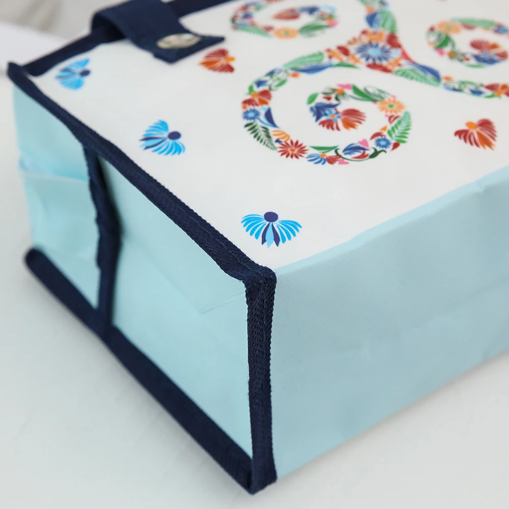 Cute cartoon non-woven tote bag with hand gift bag environmental protection shopping bag mobile phone sundries storage bag