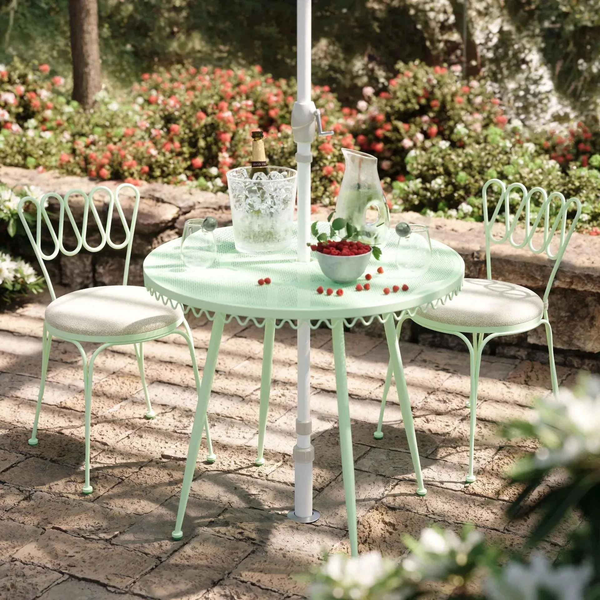HYS new product outdoor courtyard tables and chairs balcony garden leisure small round combination homestay wrought iron