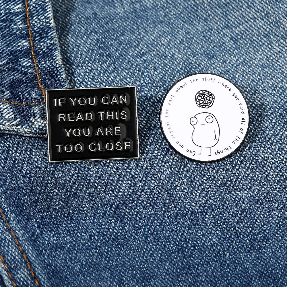 Novedad en si puedes leer esto, estás demasiado cerca, broches esmaltados que puedes repetir la parte, alfileres de letras, insignia cuadrada redonda