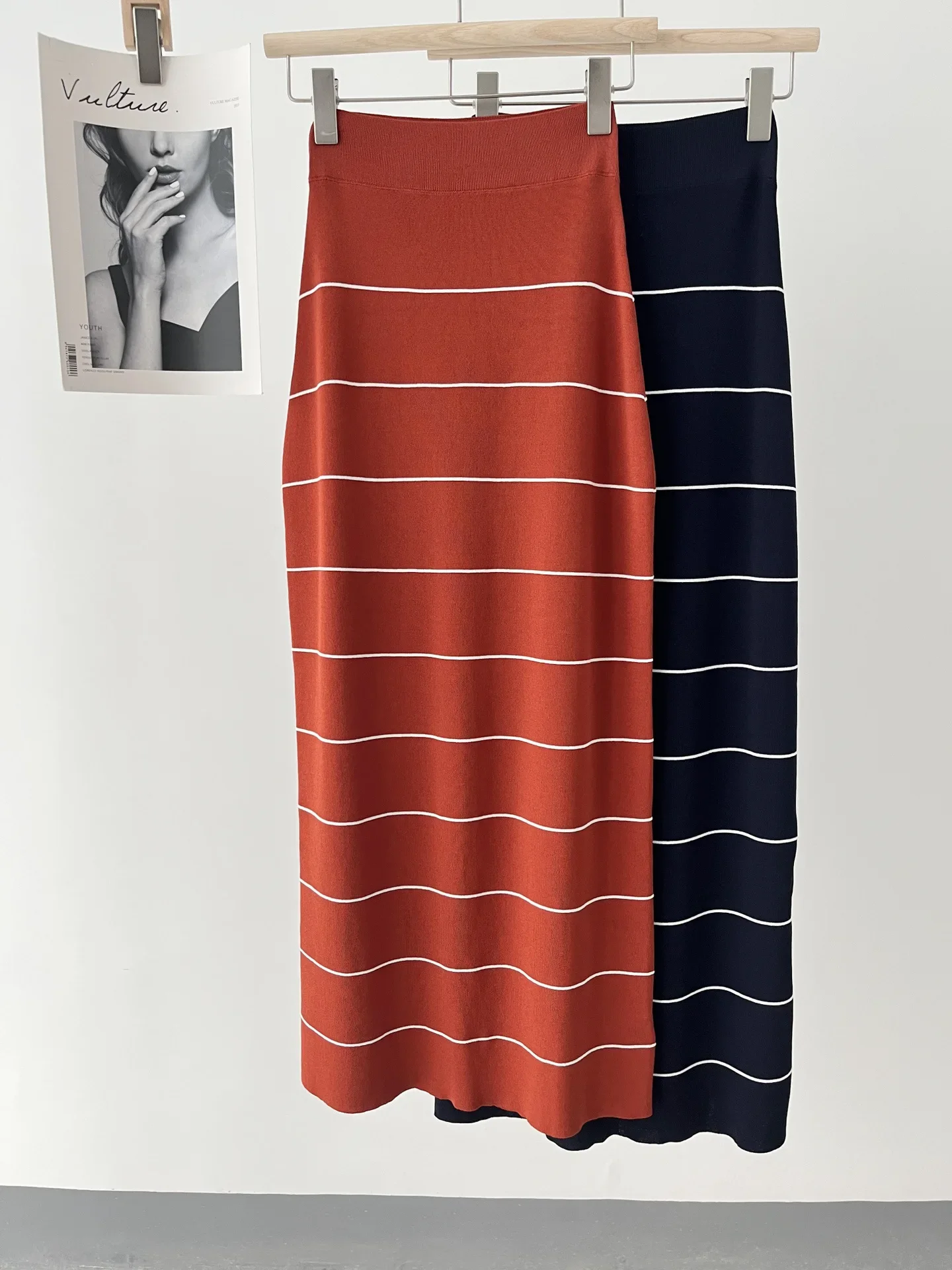 

Women's slim-fit version Thin slim-fit striped knitted skirt spring and summer