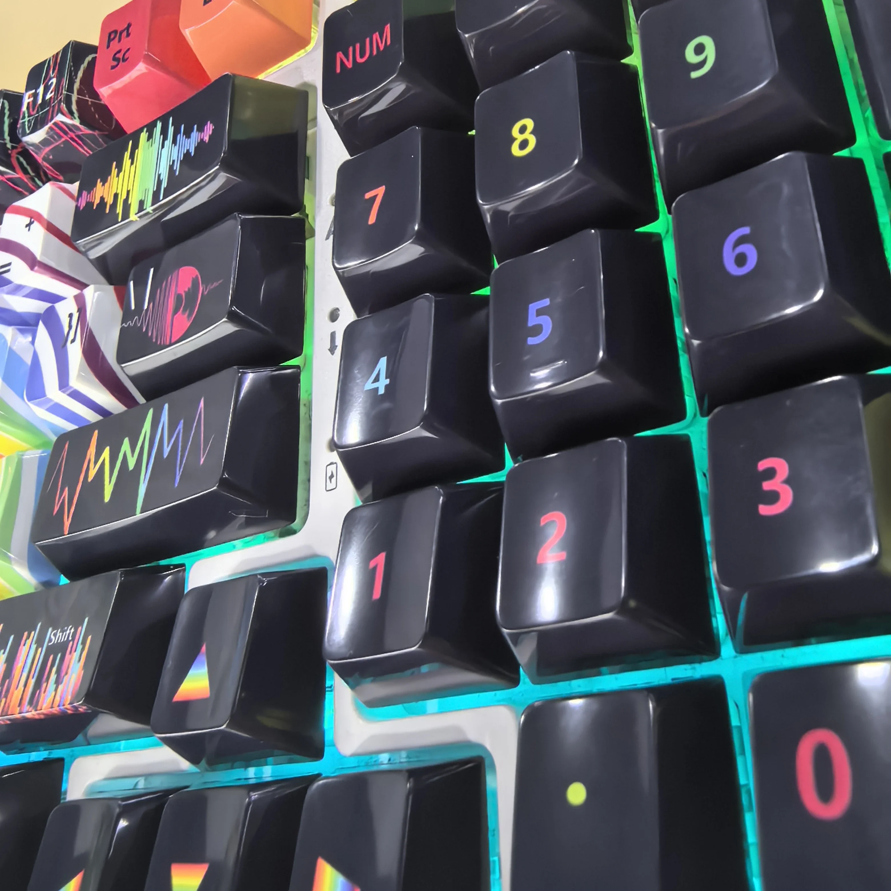 

Цветные прозрачные колпачки для клавиш Оригинальная высота Зеркальная стрельба