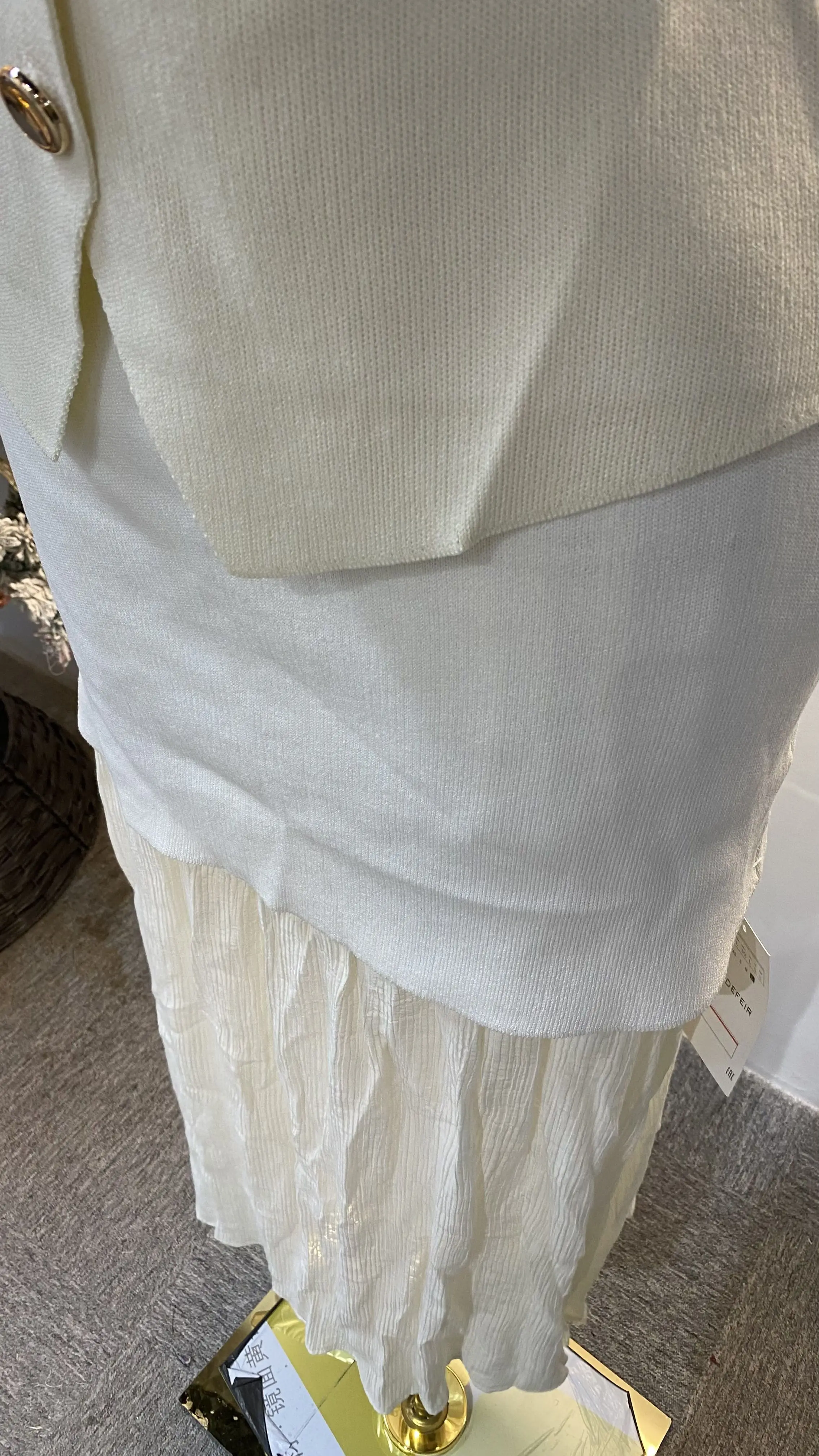 موضة جديدة زر الذهب مزين محبوك سترة الرجعية أكمام المرأة سترة لينة وصديقة للبشرة-GZXX016