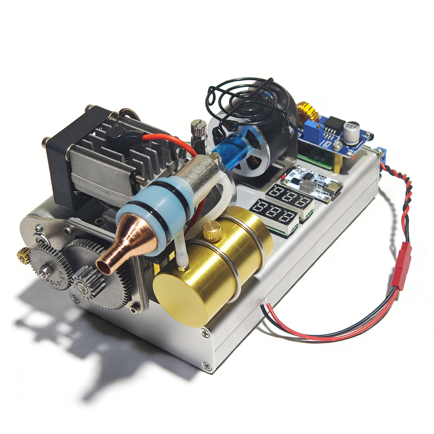 Generatore Miniatura a 12 Fasi con Motore a Metanolo Convertito in 12V con Uscita USB e Base di Avviamento