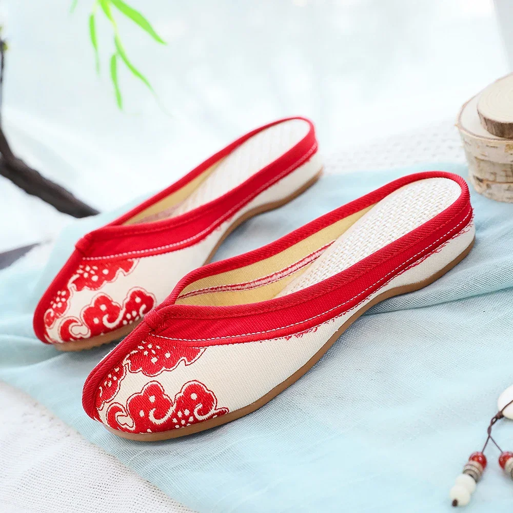Handmade Mesh Breathable Flat Slippers Women's Flat Heel Old Peking Shoes Design Soft Sole Slippers Beach Flip Flops