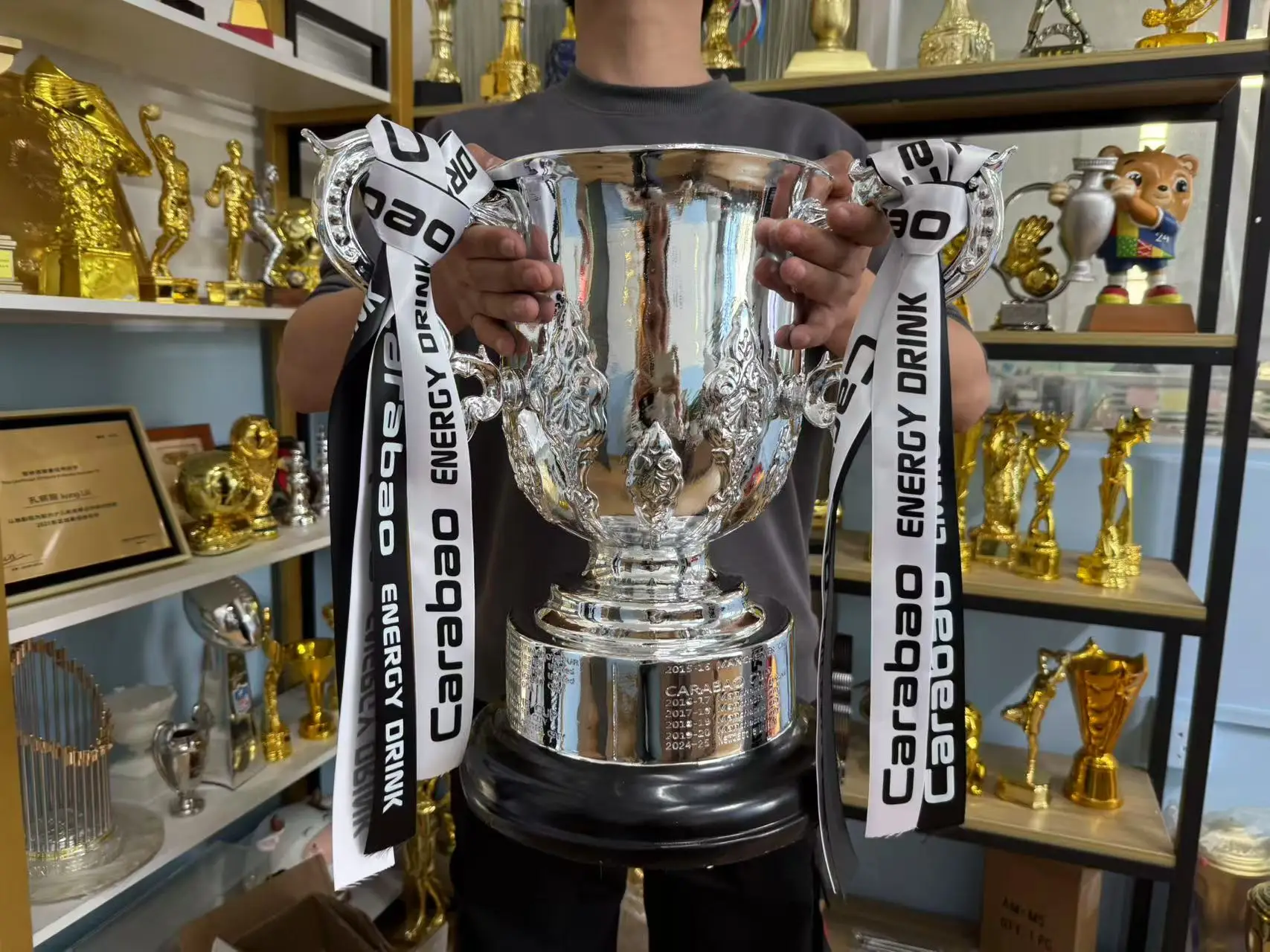 كأس نيوكاسل يونايتد وينرز 2025 كأس الكأس 2025 EFL كأس كاراباو طبق الاصل كأس الكأس الفائزين كأس 1:1 الحجم الحقيقي #2