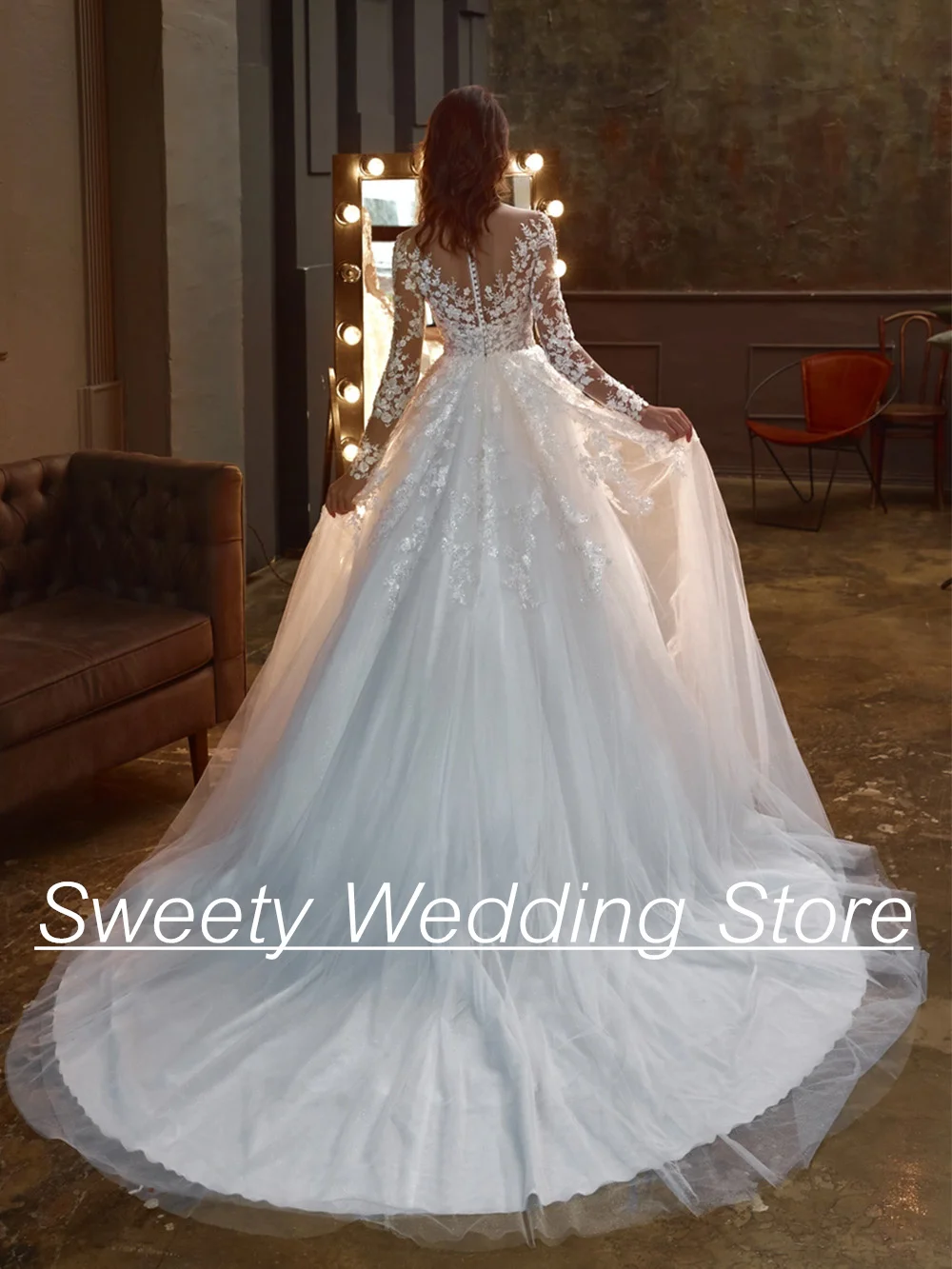 Luxury Sparkling Wedding Dress Sheer Round Neck Long Sleeves Applique Illusion Back Buttons Vestidos De Novia Bridal Gowns