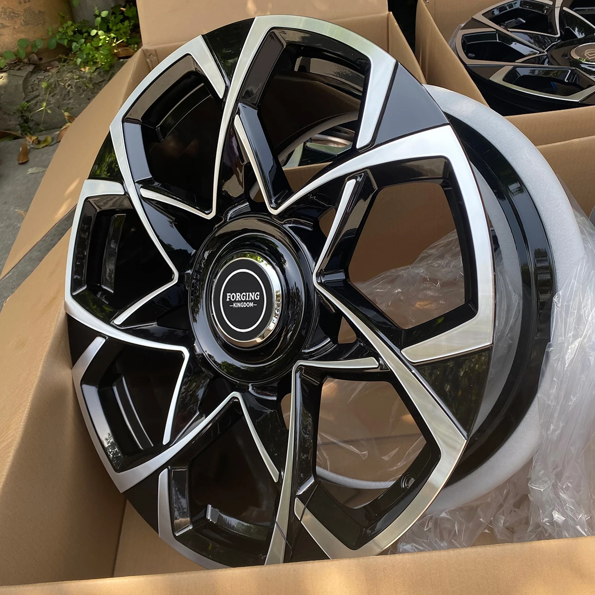 Xianglun OEM Custom High Quality 20 21 22 23 24 26 Pulgadas Forged Alloy Wheels 35mm 20mm ET 100mm PCD Wholesale Luxury Cars Cus