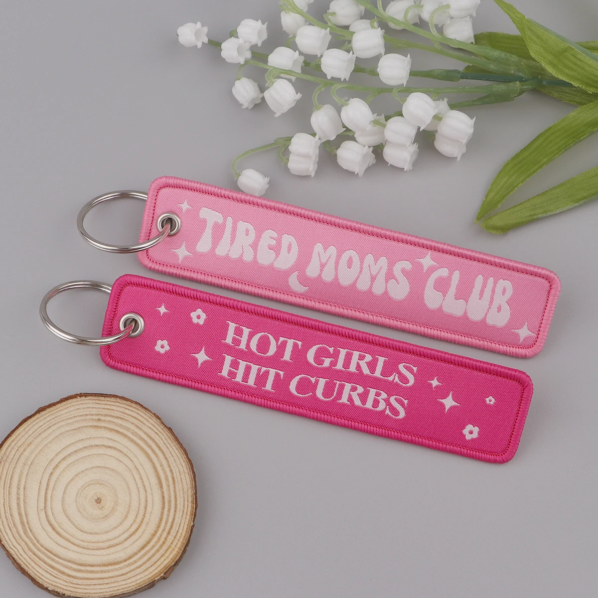 Beberapa penawaran seri bordir kunci cincin Tag bagasi untuk penerbangan gantungan kunci untuk mobil sepeda motor kunci Aksesori liontin