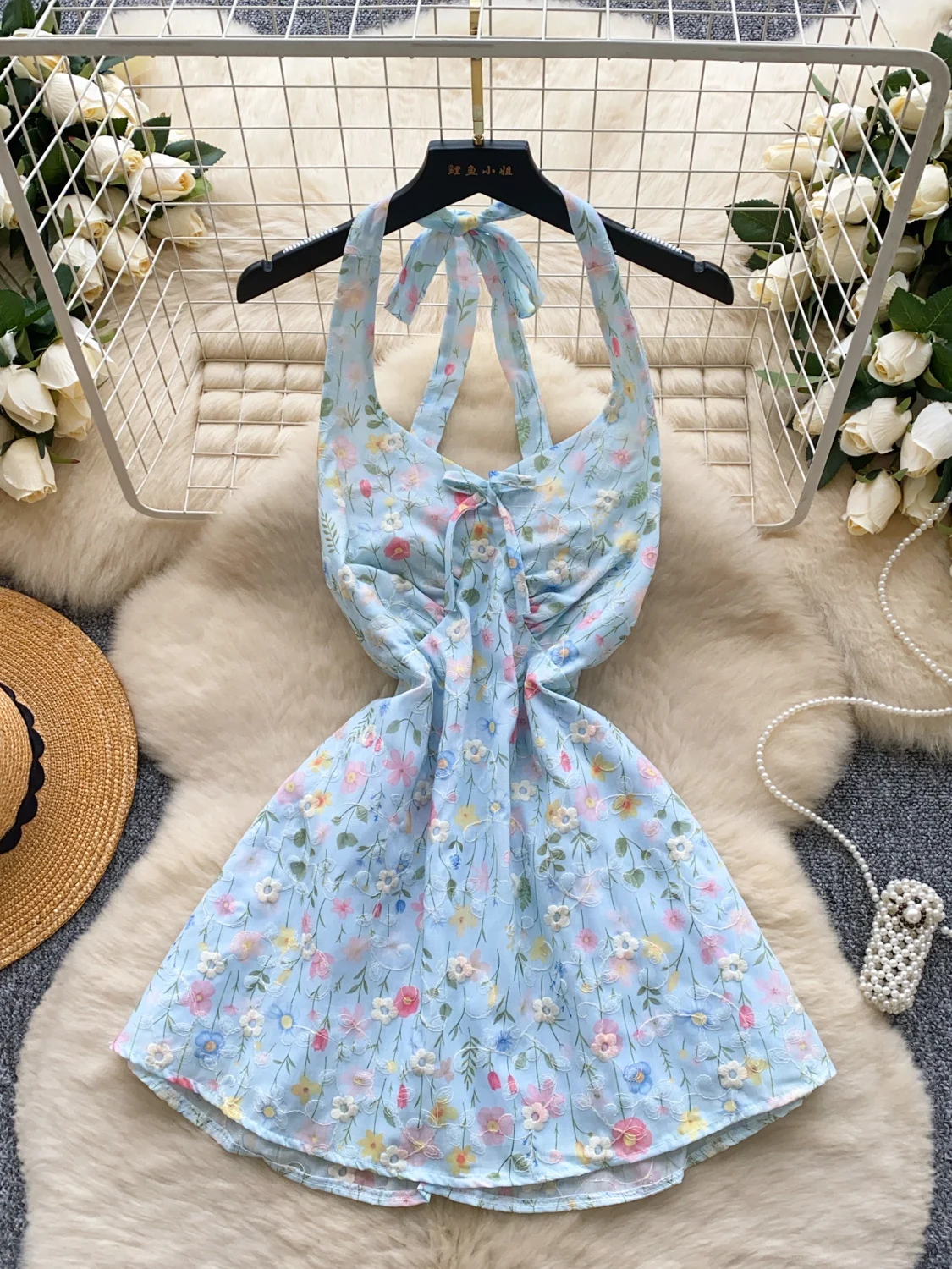 

Elegant Backless Neck Hanging Strap Women's Vest Heavy Embroidery Slim Fit Summer Fashion Casual Commute Style Top