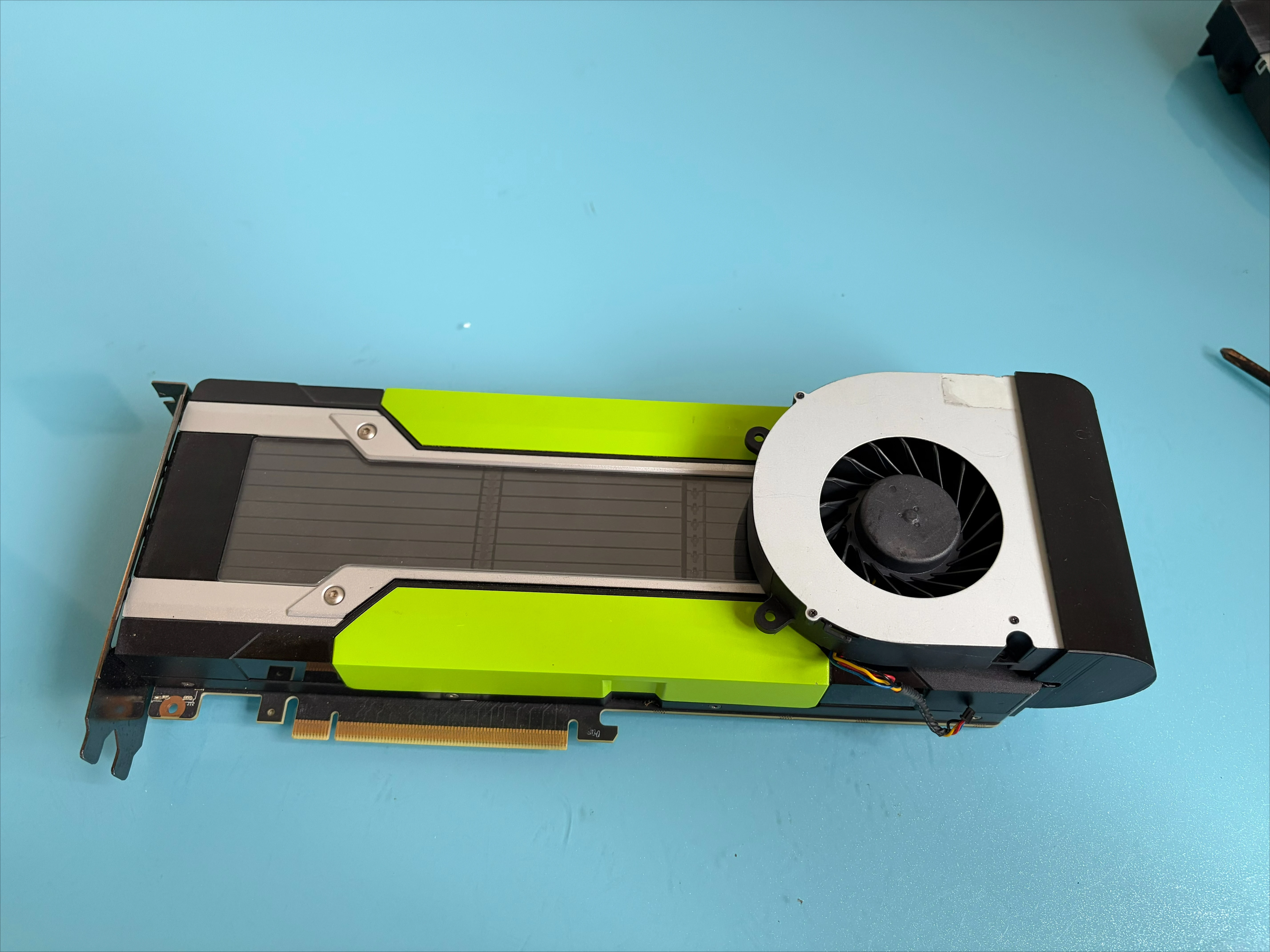 for NVIDIA for Tesla P100, P40, M40, K80, V100 Graphics Card Modified Active Cooling Assembly, Silent Fan BAAA0920R2U 3F16121DN