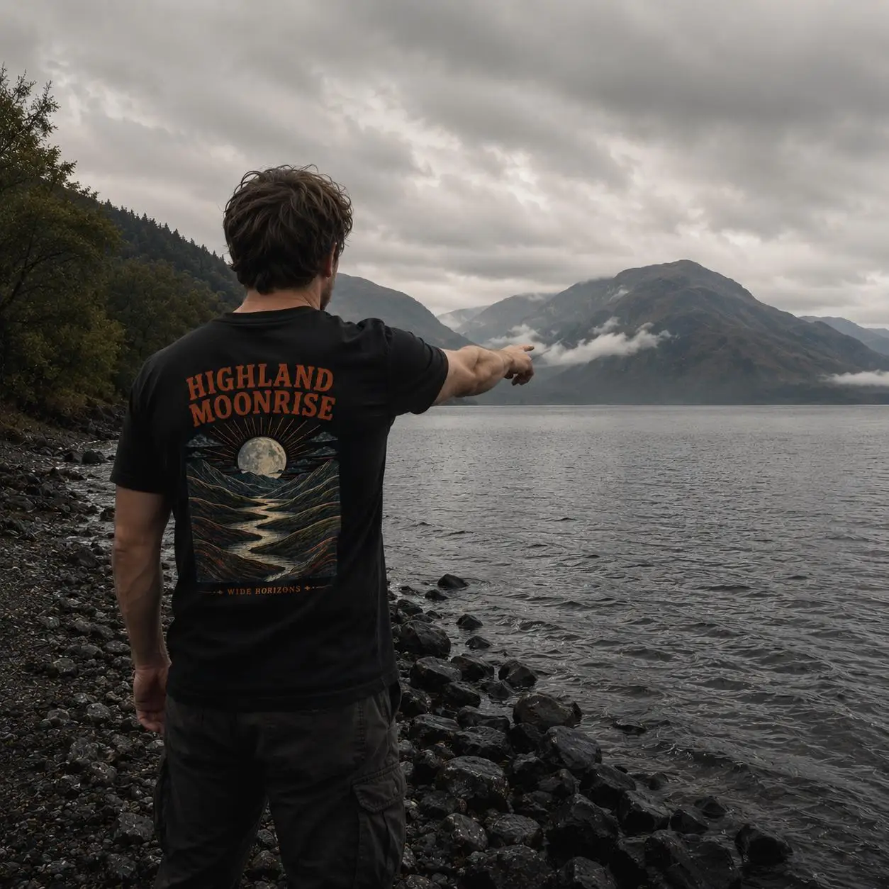Relaxing and Fashionable Highland T-shirt, with Moonlight and Mountain Scenery Pattern, Suitable for Both Men and Women
