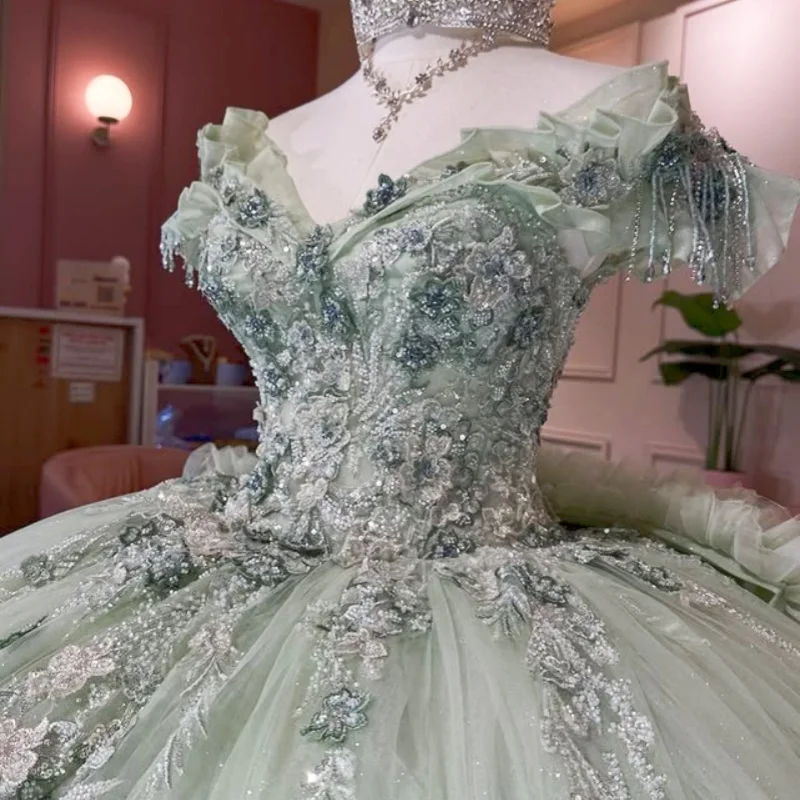 

Shiny mint green Quinceanera Dress off-shoulder Lace layering crystal glitter decal flower Long tail vestidos de 15 Quinceanera