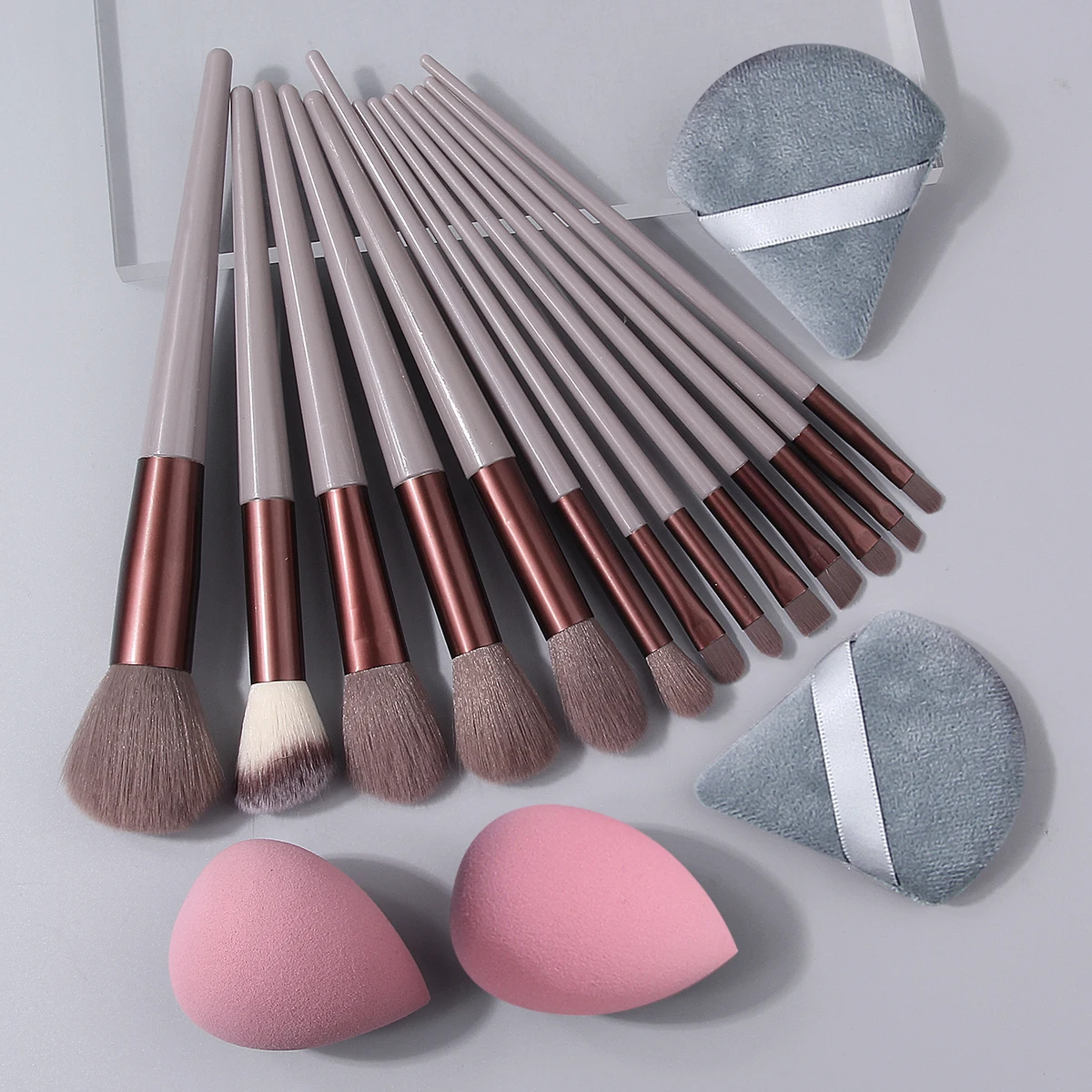 ชุดแปรงแต่งหน้าอเนกประสงค์ 20 ชิ้น & ฟองน้ำแต่งหน้าแบบไข่ที่มีความยืดหยุ่นสูง & สายรัดข้อมือแบบผมนุ่ม