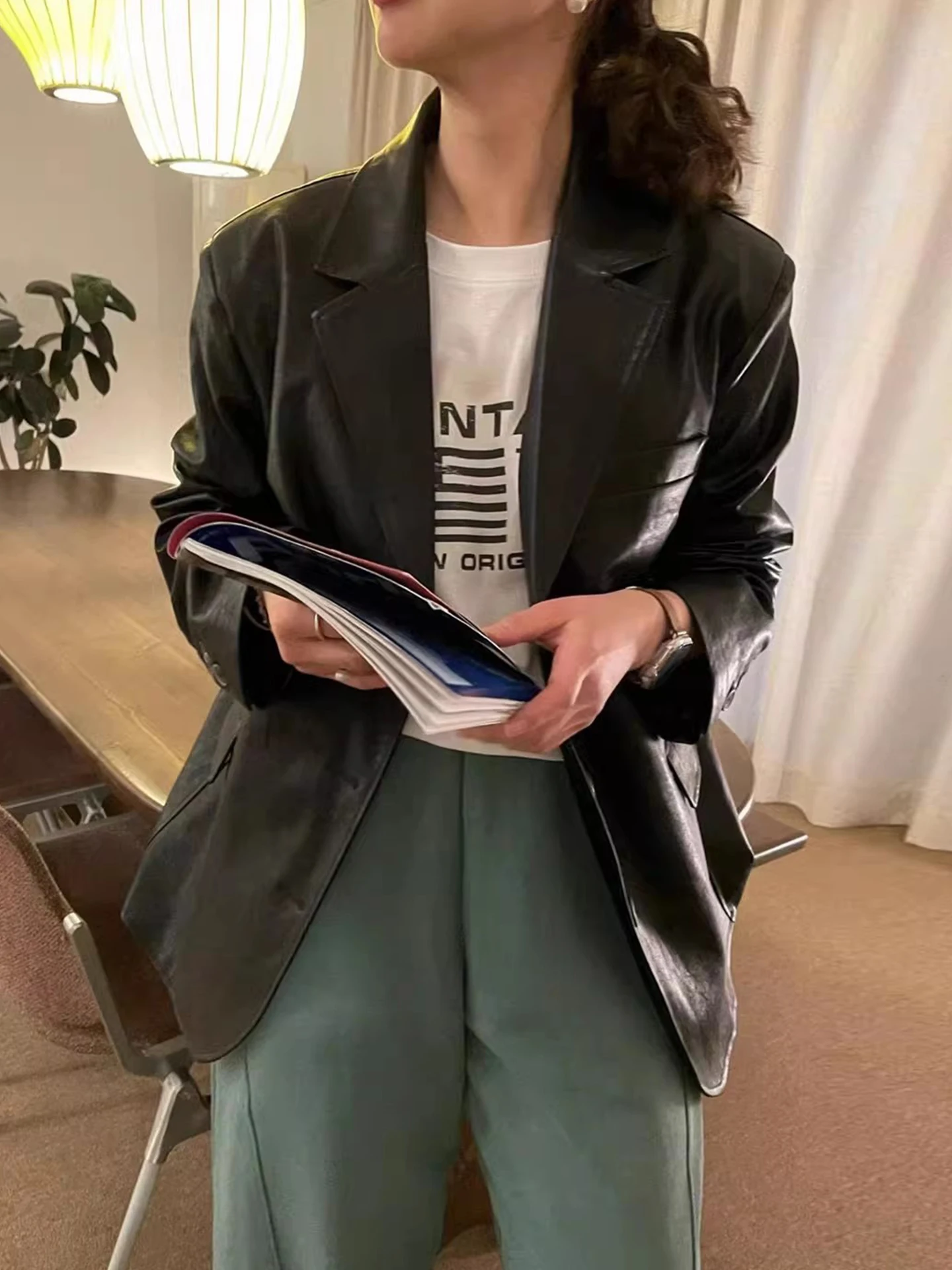 Ele 컬러 PU 가죽 자켓 여성용 이른 봄 새로운 루즈한 다용도 슈트 칼라 싱글 버튼 탑