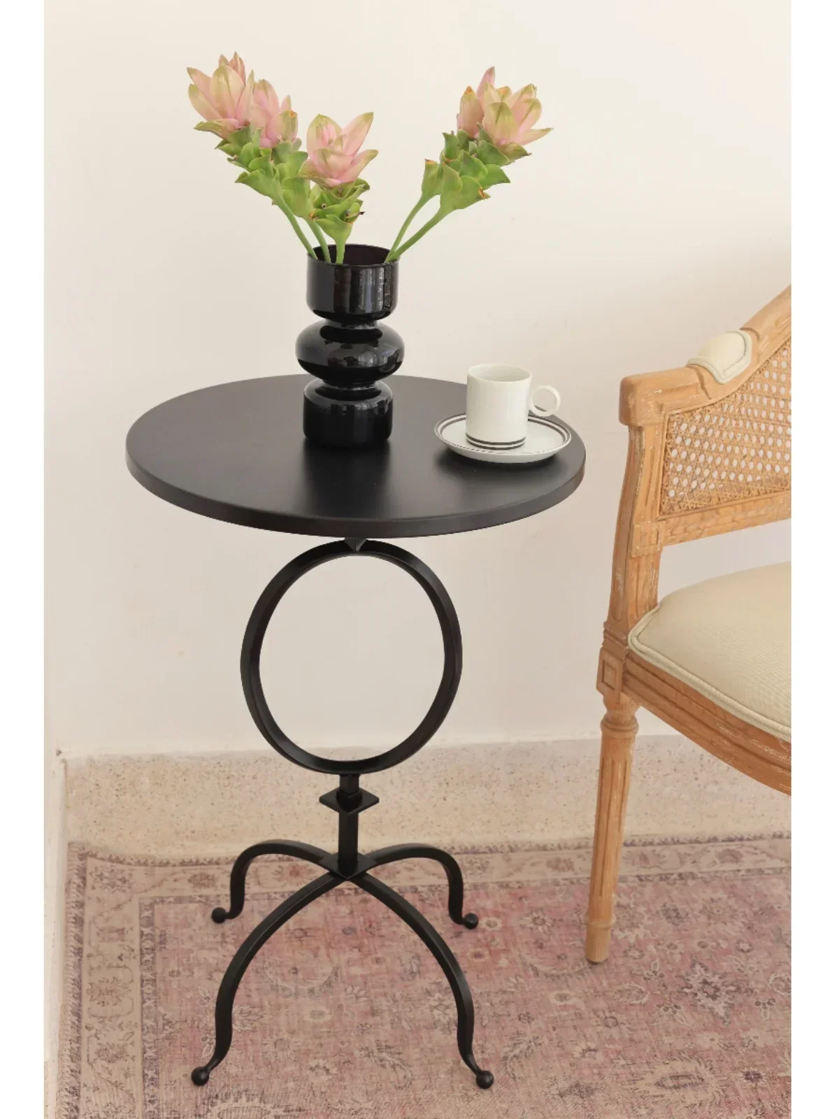 

Medieval Retro Black Ribbon Metal Coffee Tables Modern Design Art Circular Shape Minimalism Living Room Furniture Table Mesas