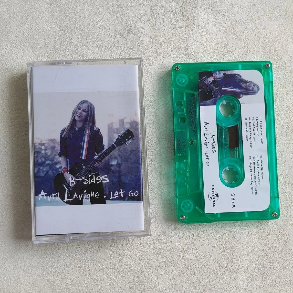 

Альбом Avril Lavigne Let Go: английские песни, музыкальная кассета, абсолютно новый, запечатанный, с буклетом с текстами песен, поп-панк, классическая коллекция