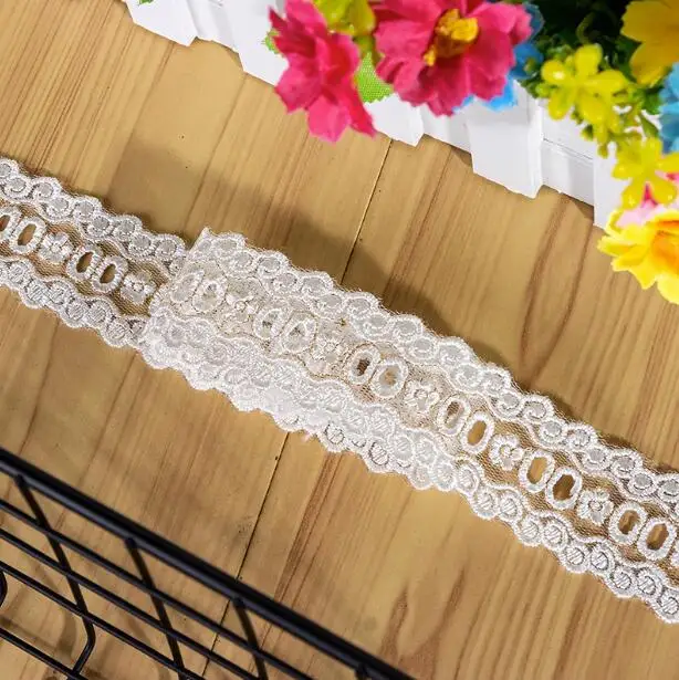 1Yard Width:3.5cm New Style Can Be Perforated Gold Thread Embroidery Lace Fashion Laces for Garment Sewing (KK-4257)