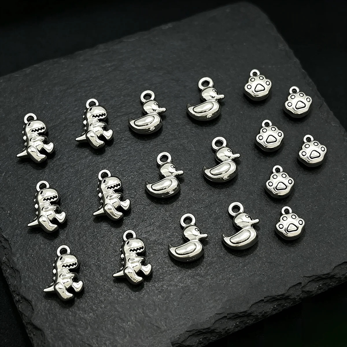 Sewing By - 18-Piece Set of Cool Handmade Accessories,