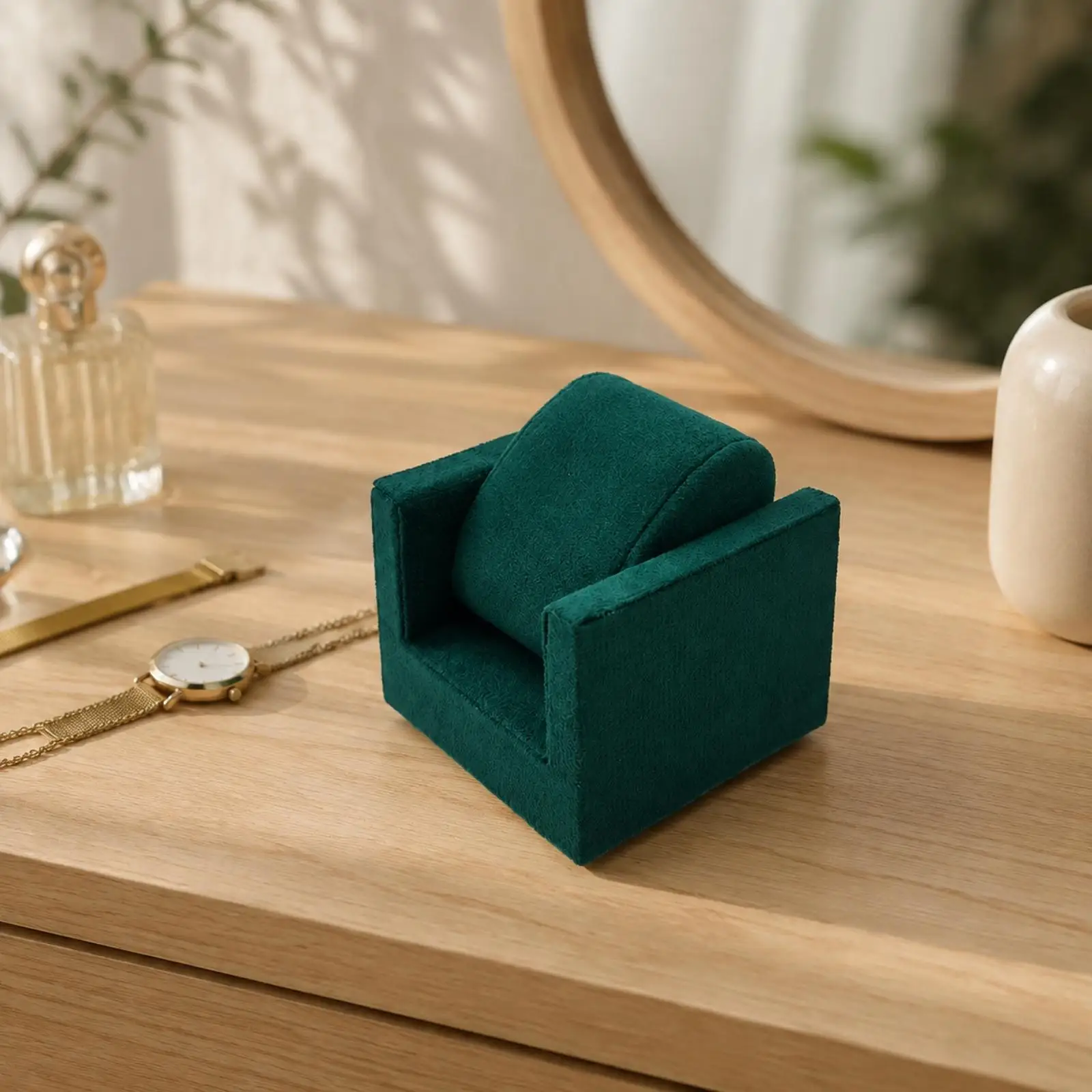 Single-Slot Watch Display Stand Velvety Sofa-Shaped Watch Stand Holder Elegant Compact