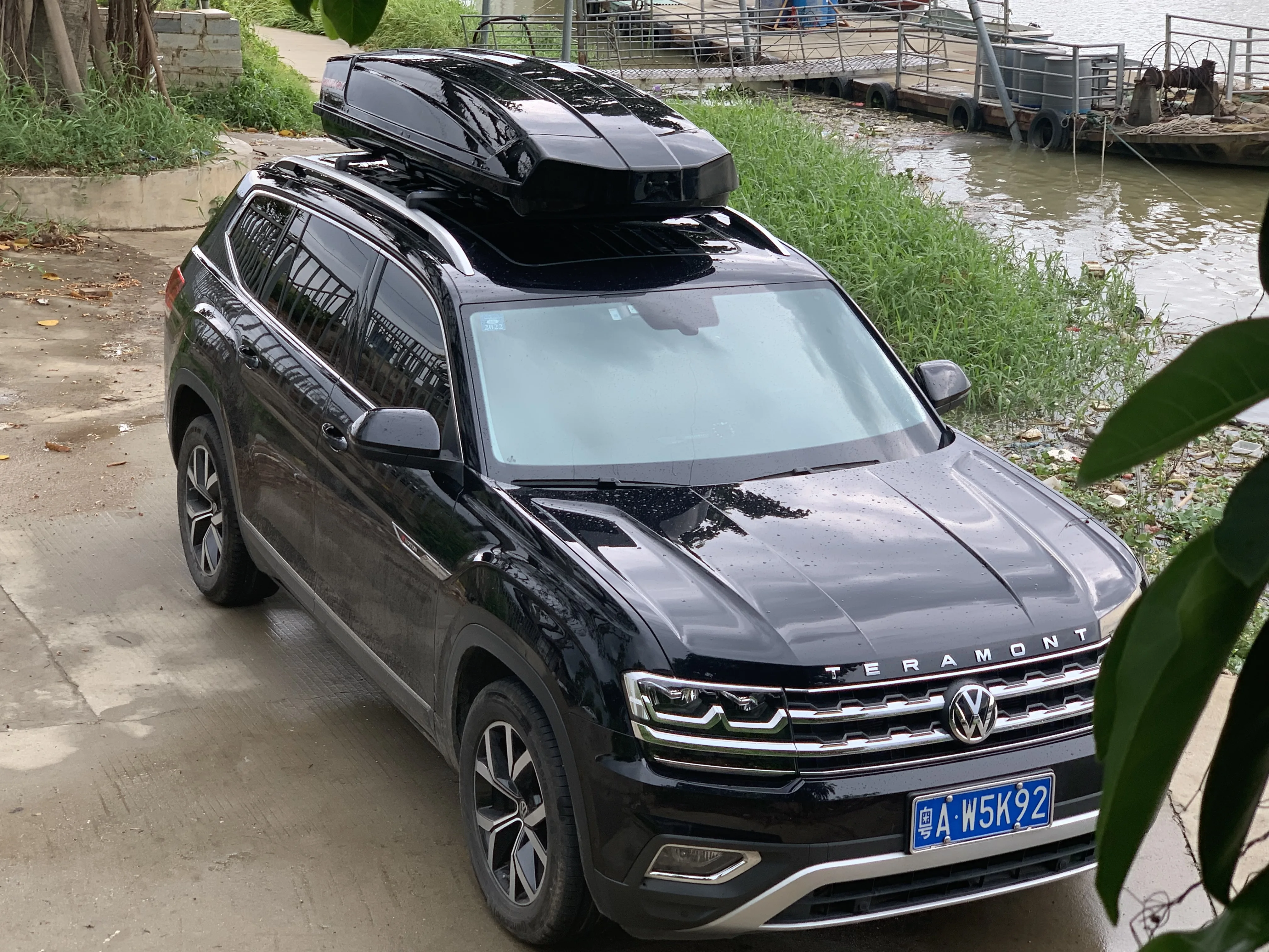 850L Large Capacity Auto Luggage Roof Box ABS Waterproof White Camping Roof Cargo Rack Cargo Carrier