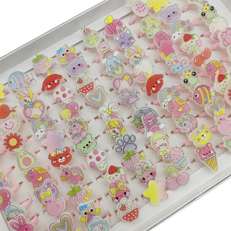 50/100pcs/Lot Wholesale New Mix Style Resin Kids Finger Rings for Party Hot Cute Fish Fruit Horse Frog Animal Jewelry Girls Gift