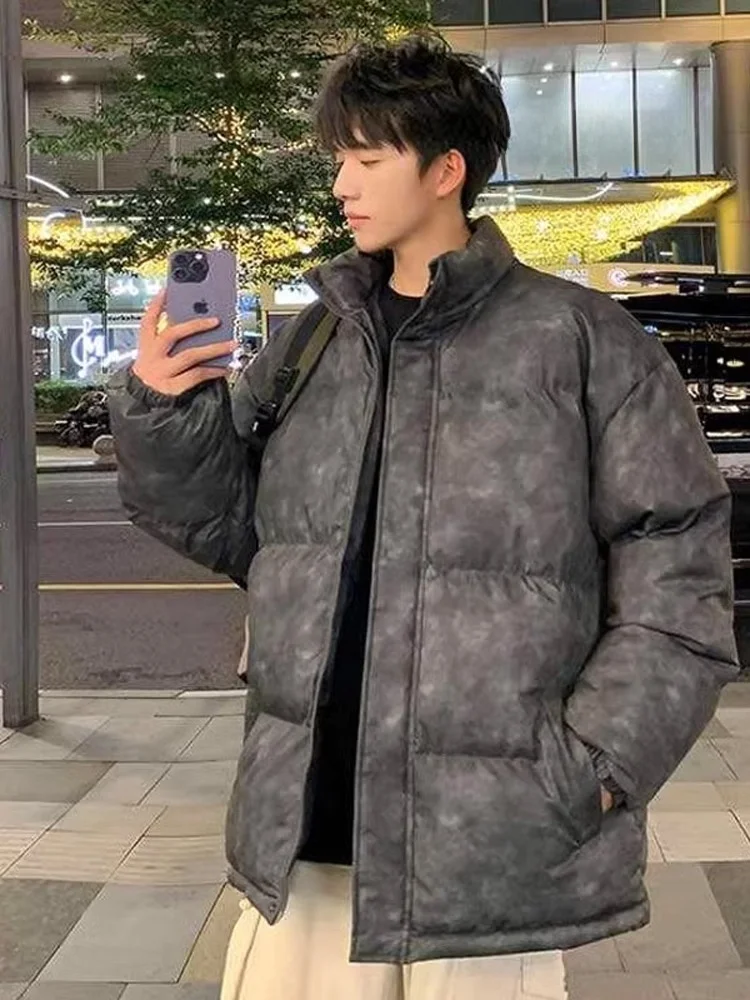 เสื้อแจ็คเก็ตผ้าฝ้ายสไตล์เรโทรใหม่สำหรับผู้ชาย ทรงหลวม คอตั้ง เสื้อคลุมฤดูหนาว ใยโพลีเอสเตอร์เสริมความอบอุ่น