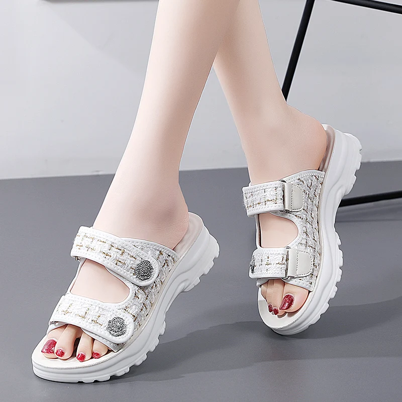 

Retro Vintage Style Women Flat Sandals Flat Anti Slip Classic Outline Match Retro Outfits for Daily Outdoor Leisure Walking