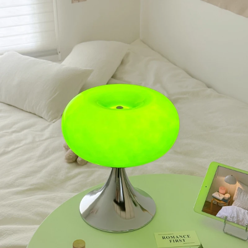 Murano Glass Vintage Green Leaf Table Lamp Retro Ins Bedside Lamp 3 Tone Soft Light for Household Bedroom Desktop Homestay Decor