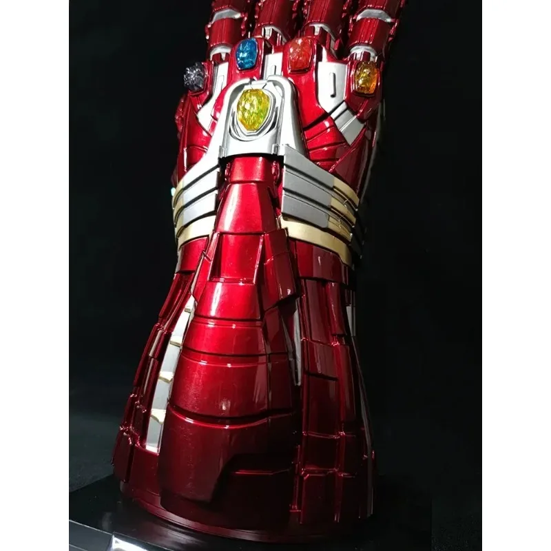 Guantes de batalla Final Iron Man Nano Infinity, luz LED, modelo de brazo de Metal portátil, disfraz de Cosplay, accesorios para espectáculo en escenario de Anime, 1/1