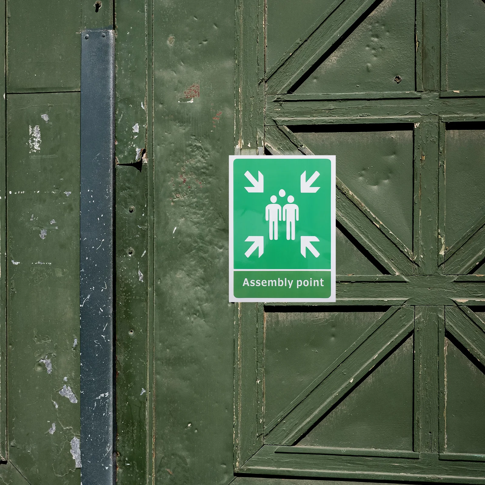 

5Pcs Emergency Assembly Point Signs PVC Self Adhesive High Visibility Safety Stickers for Business Schools Offices