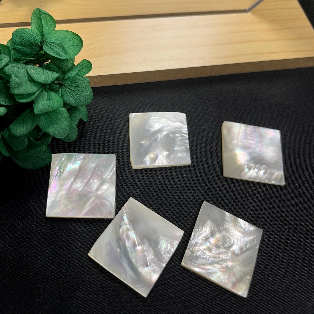 25mm in length and width, 2mm in thickness, square natural shell pieces, creative DIY jewelry accessories, carving and inlaying