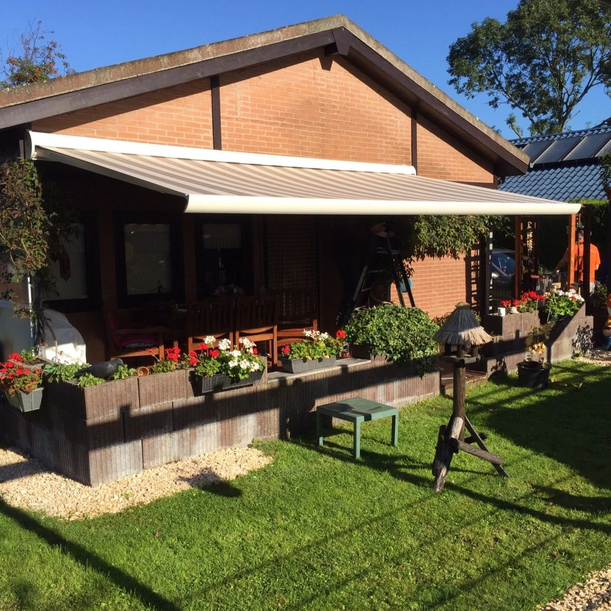 Large Sized Sunshade Rainproof and UV Resistant Foldable Canopy Awnings Villa Entrance Luxurious Electric Acrylic Awning
