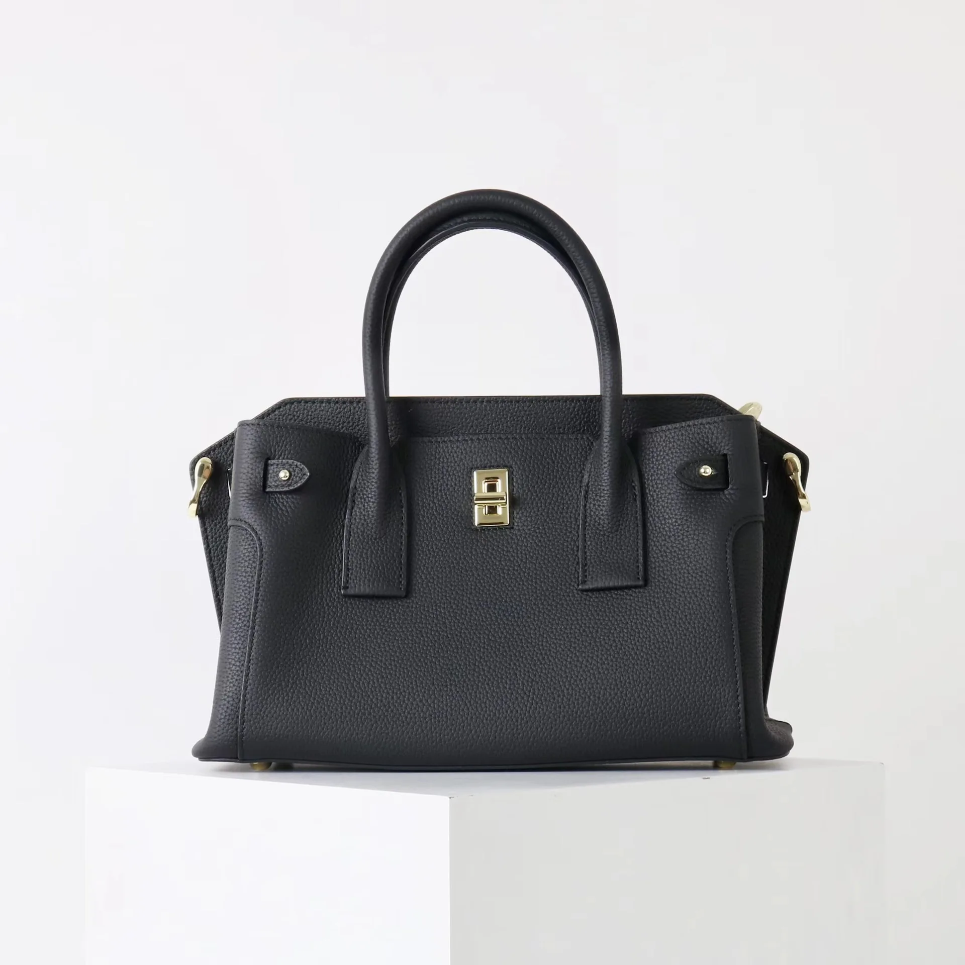 

First layer cowhide women's handbag 2025 new niche design large capacity high-end single-shoulder crossbody bag fashion handbag