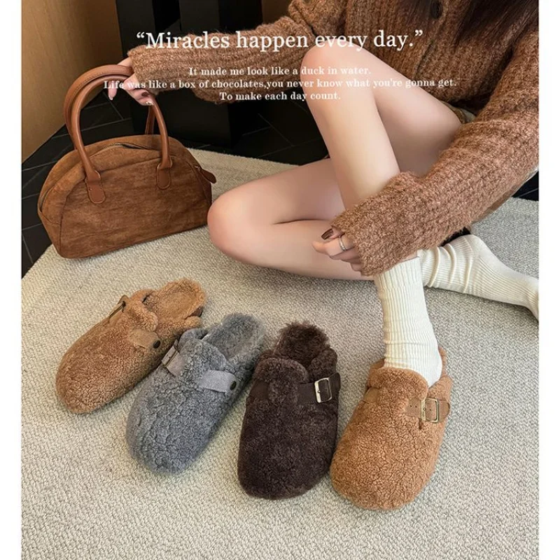 

Experience Cloud Comfort: The Viral-Style Clog with Plush Genuine Wool
