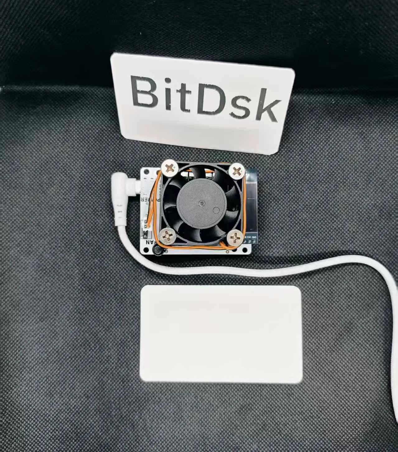 Bitdsk N8 - جهاز تعدين Bitcoin Asic صغير الحجم