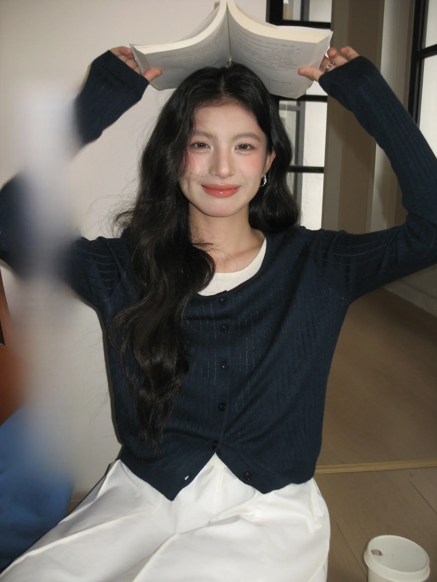 

Свободный вязаный кардиган с длинными рукавами для женщин больших размеров, весна 2026, новый корейский стиль, свободный топ, имитация двухслойности, повседневный, в полоску