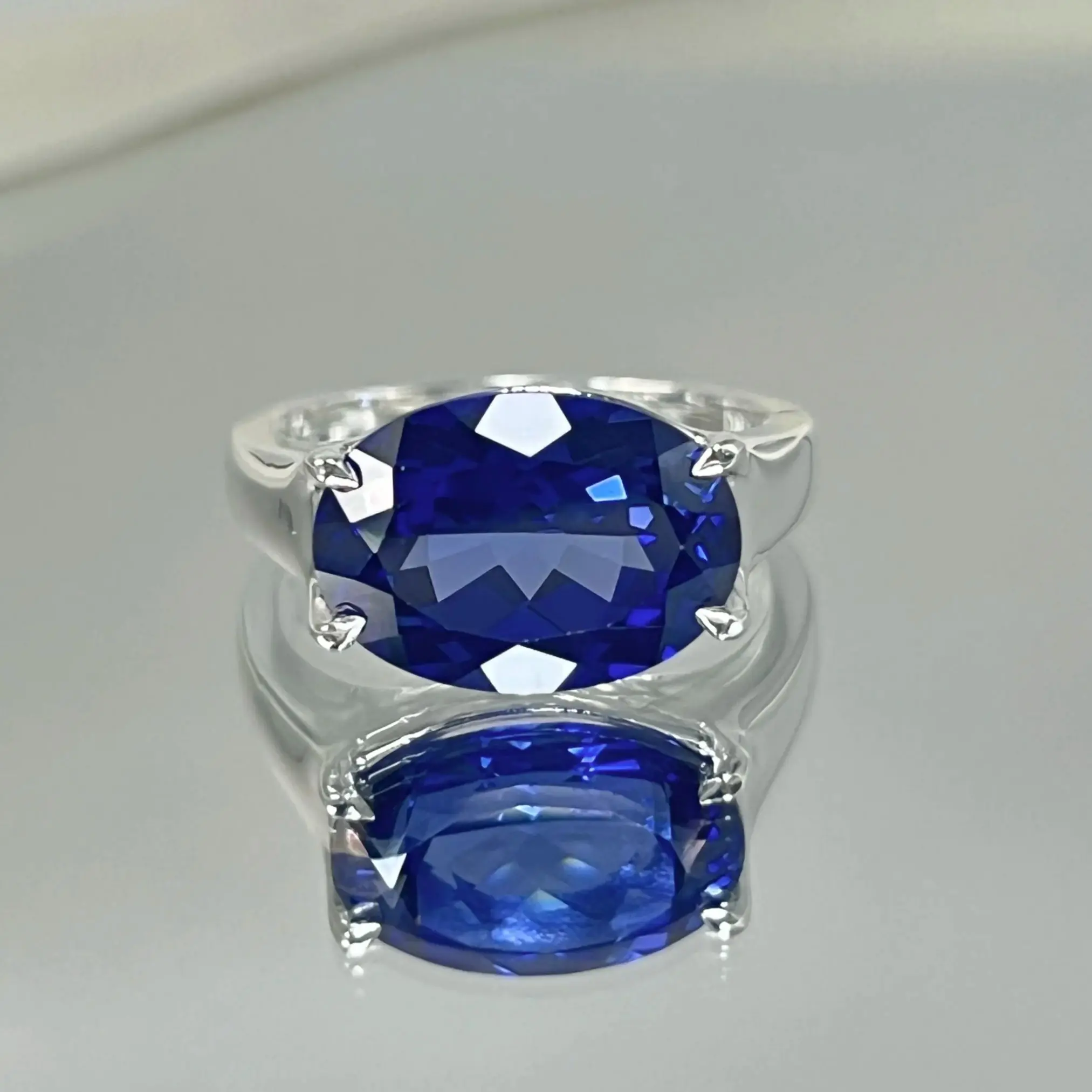 

Кольцо из стерлингового серебра 925 пробы с эмалью и культивированным сапфиром, 10 карат. Классический дизайн