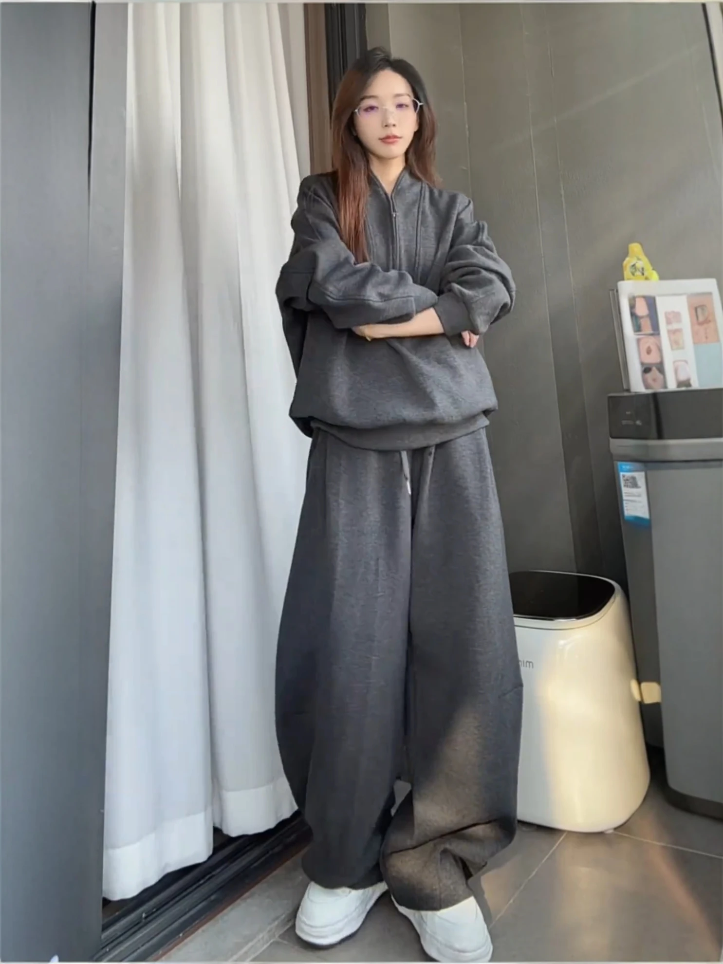 

Мужской осенне-зимний модный повседневный комплект из двух предметов: толстовка на молнии свободного кроя и брюки, удобный спортивный костюм из смесового хлопка.