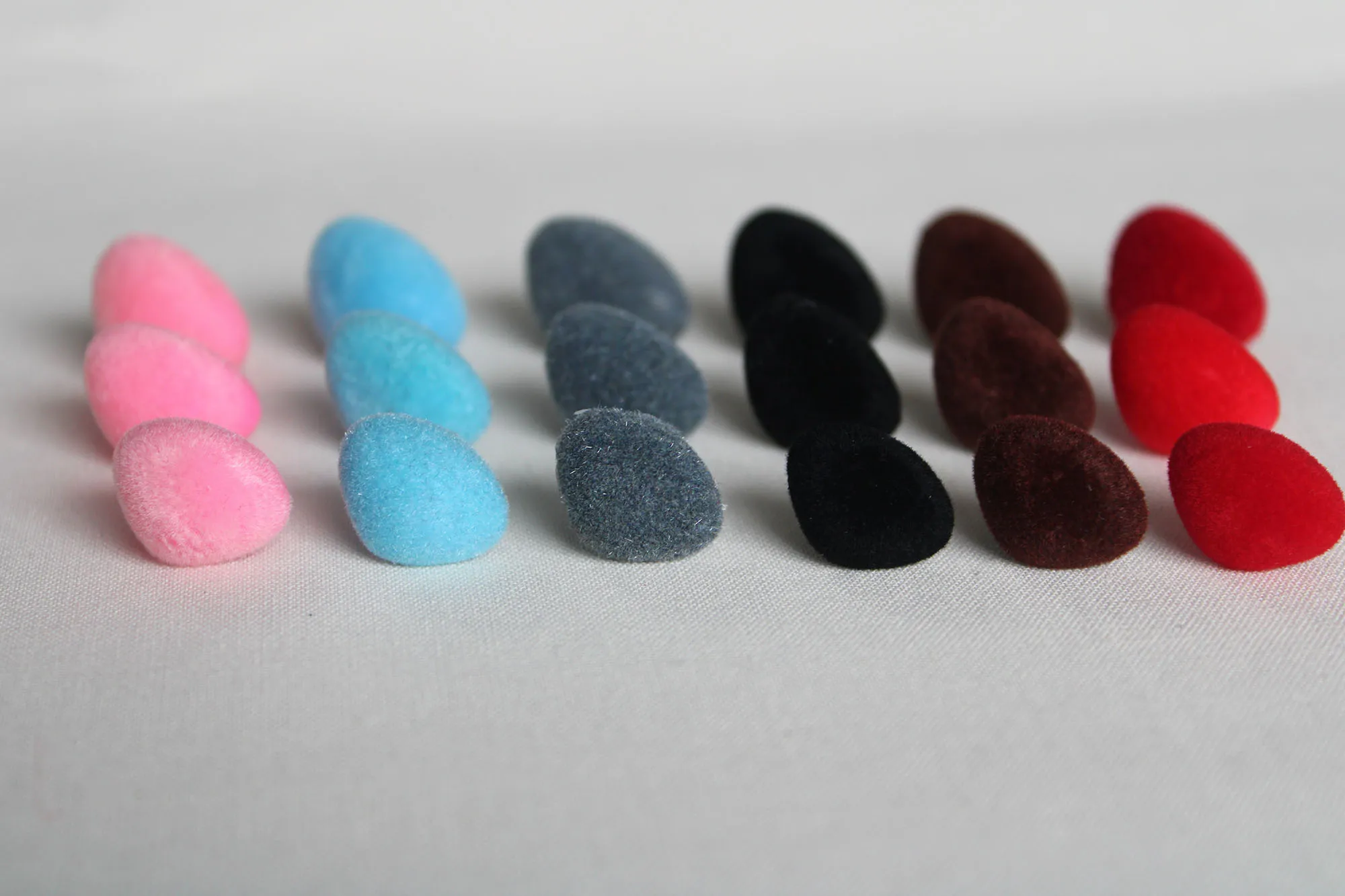 50pcs 12mm 15mm 18mm 20mm 22mm 24mm 26mm  pink/red/black/brown gray blue  flocking  Triangular safety toy nose with soft washer