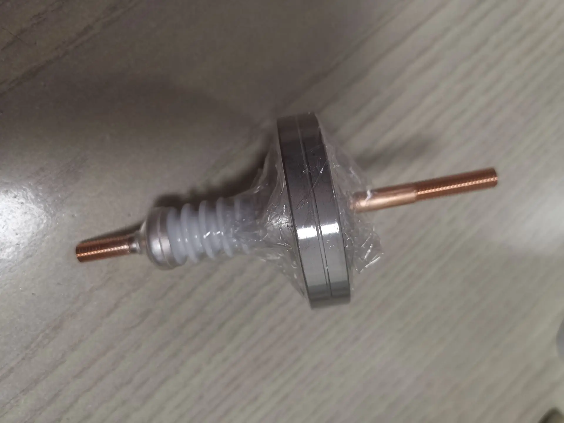 CF25 High Voltage Insulation Vacuum Sealed Ceramic Metal Feedthrough Conductive Post Electrode Flange