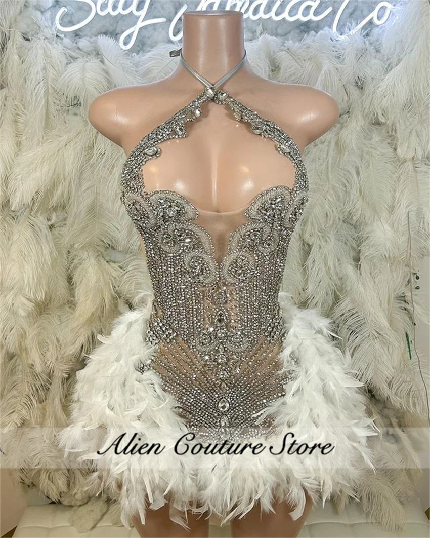 Abito da compleanno 2024 Perline d'argento Breve ballo di fine anno Piuma di cristallo Strass Abito da cocktail Abito da compleanno Abiti in pelle personalizzato