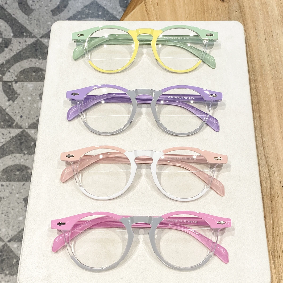 4 Pairs of Women's Fresh Color-Blocked Round-Frame Glasses, Youthful and Energetic, Age-Reducing, Gentle and Versatile Women's Non-Prescription Glasses, Suitable for Everyday Campus Wear, Sweet Outfits, and Outings