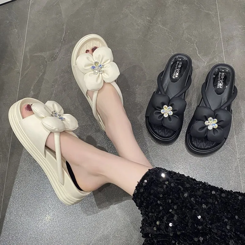 2024 Summer New Net Red Everything with Thick Bottom Temperament Fashion Beach Slippers Tidal Flower Slippers Women Wear Outside