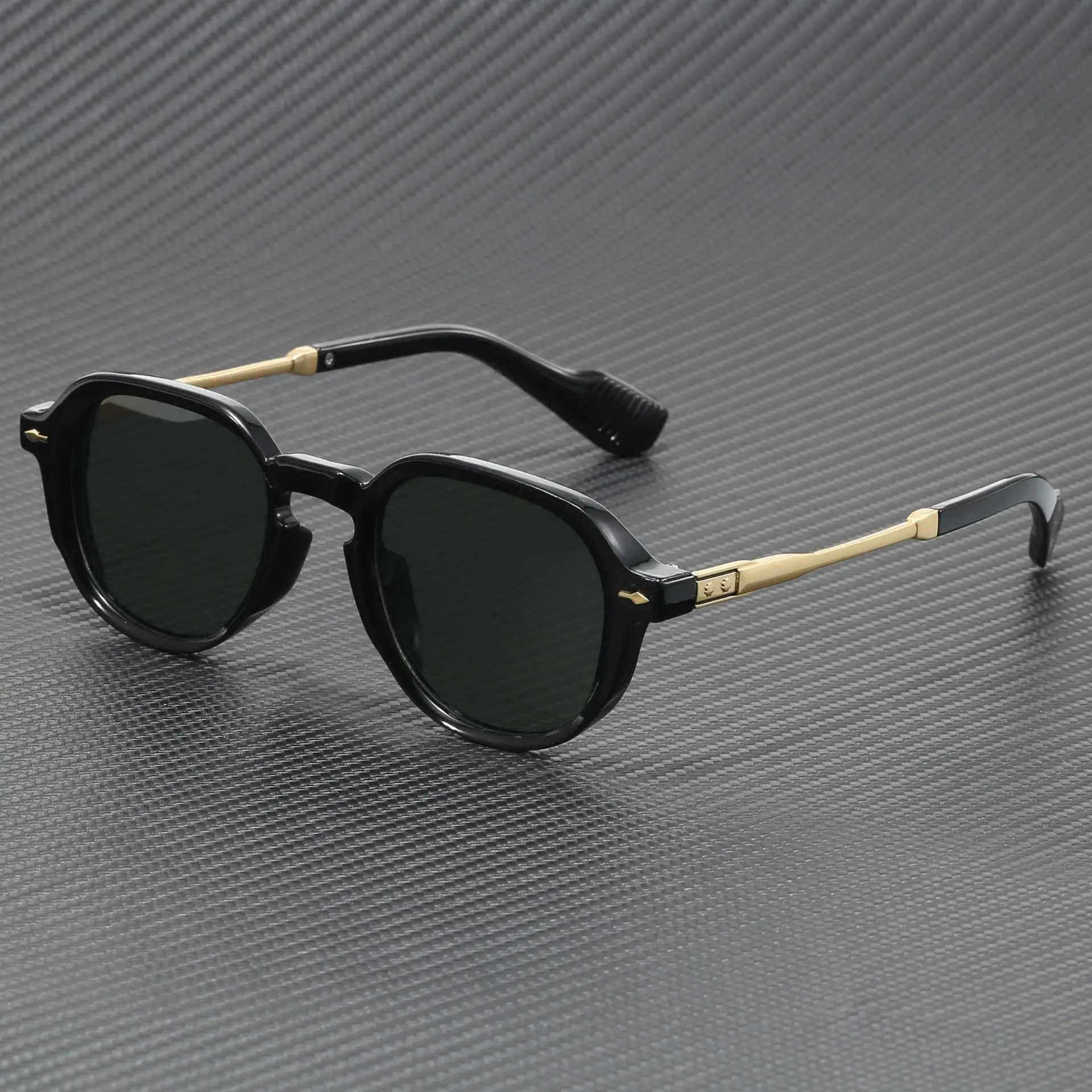 

Retro Style Rectangular Frame Sunglasses for Man Luxurious Outdoor Street Photography Sunscreen Glasses Fishing Driving