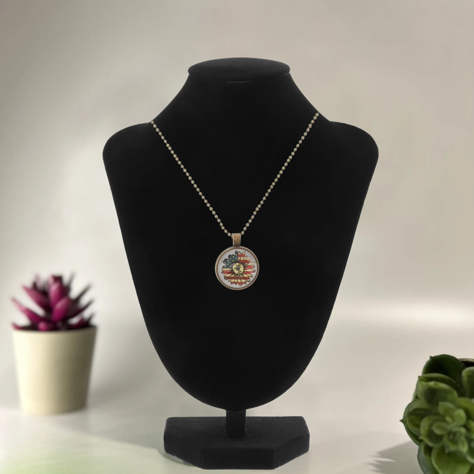 

Black V Shaped Necklace Display Bust Stand Adjustable Height Jewelry Holder Organizer for Necklaces Pendants Chains Boutique