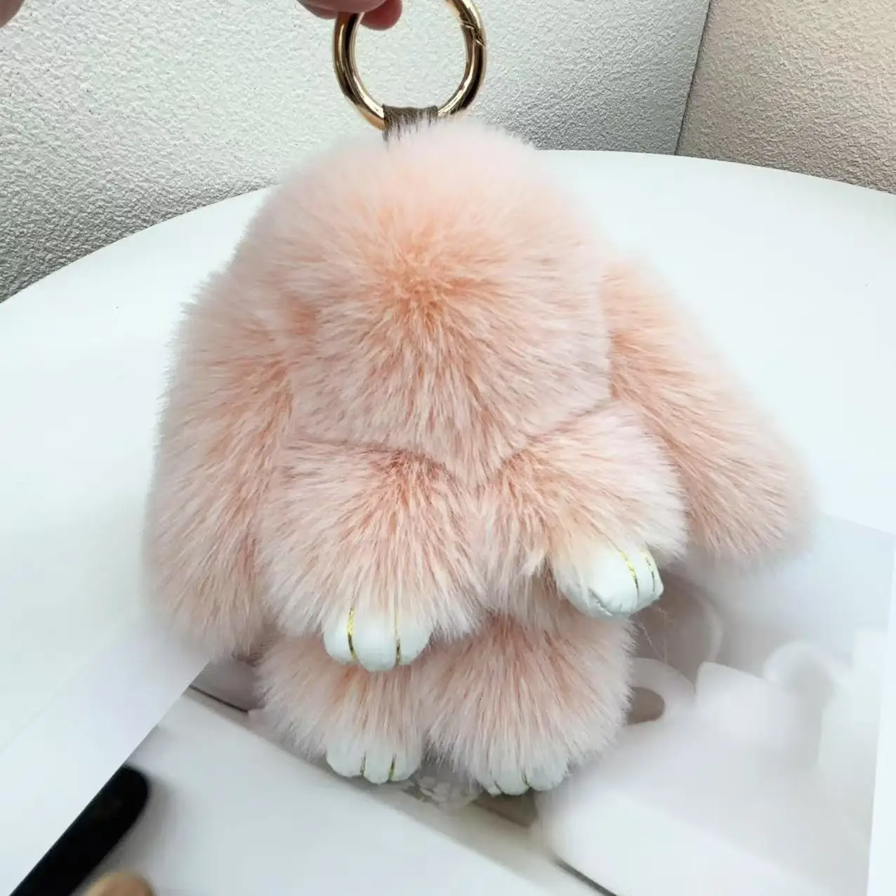 15 cm mehrfarbiger Kaninchen-Schlüsselanhänger, niedliches Plüsch-Häschen-Puppenspielzeug, flauschiges echtes Fell, Pompon-Häschen-Schmuckstück, süßer Ring auf Tasche, Autoschlüssel-Anhänger