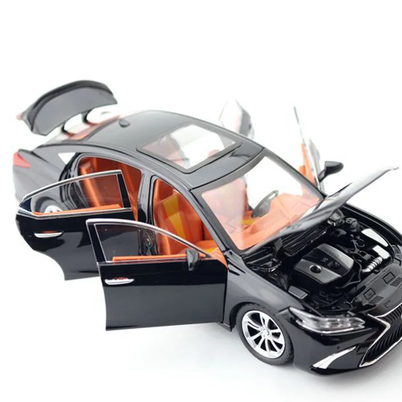 Modelo de coche de aleación ES300 1:24, vehículo de juguete fundido a presión, coche de Metal, Pull Back, alta simulación, luz de sonido, Colección para niños