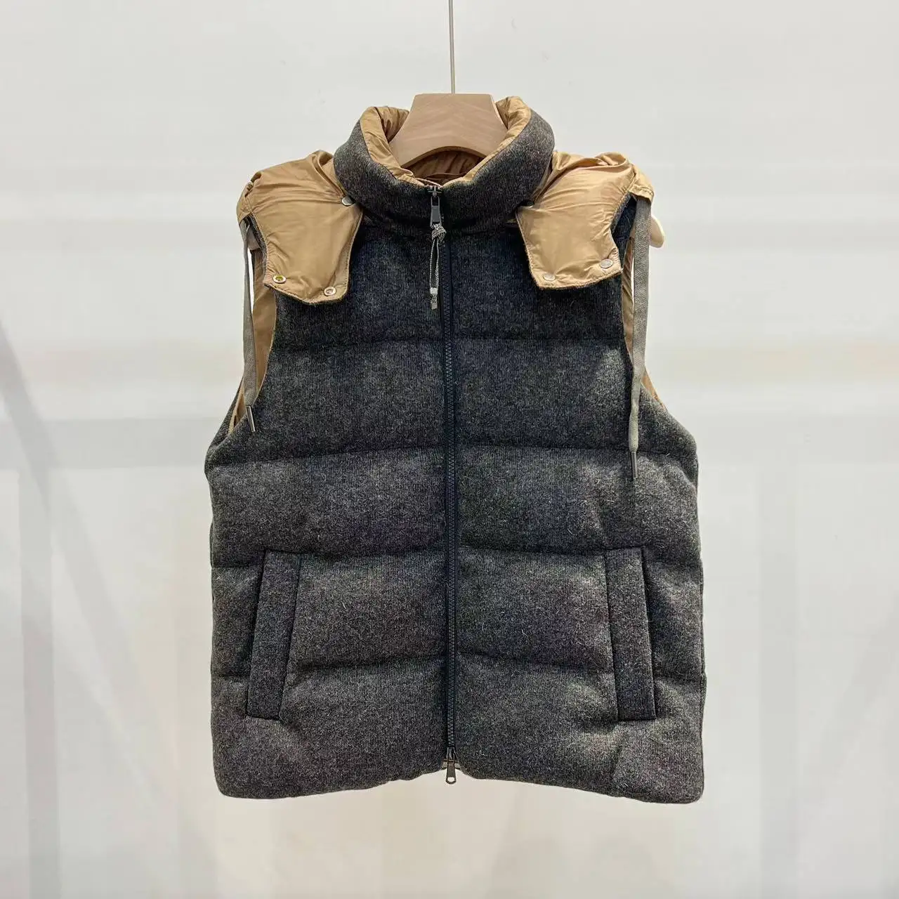 Gilet in piumino da donna 2024 nuovo autunno inverno catena di perline colletto alla coreana cerniera Fly canottiere senza maniche casual